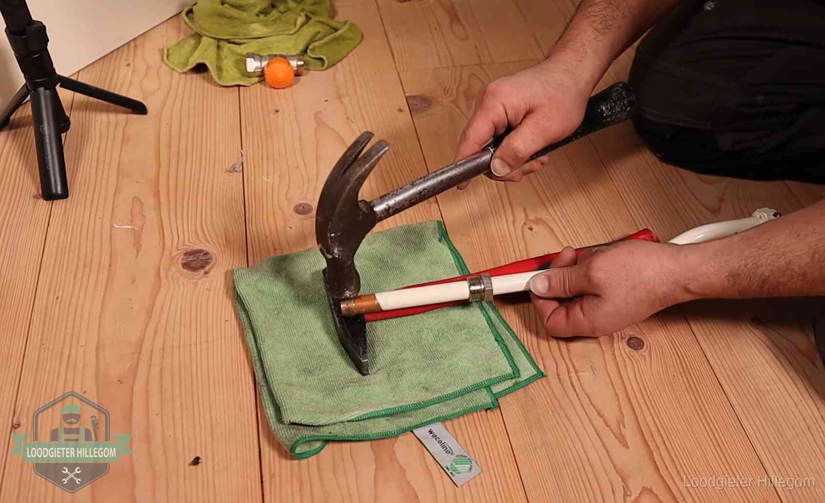 Geimproviseerd gereedschap bij een klus in Hillegom, een teken om op te letten wie je binnenhaalt